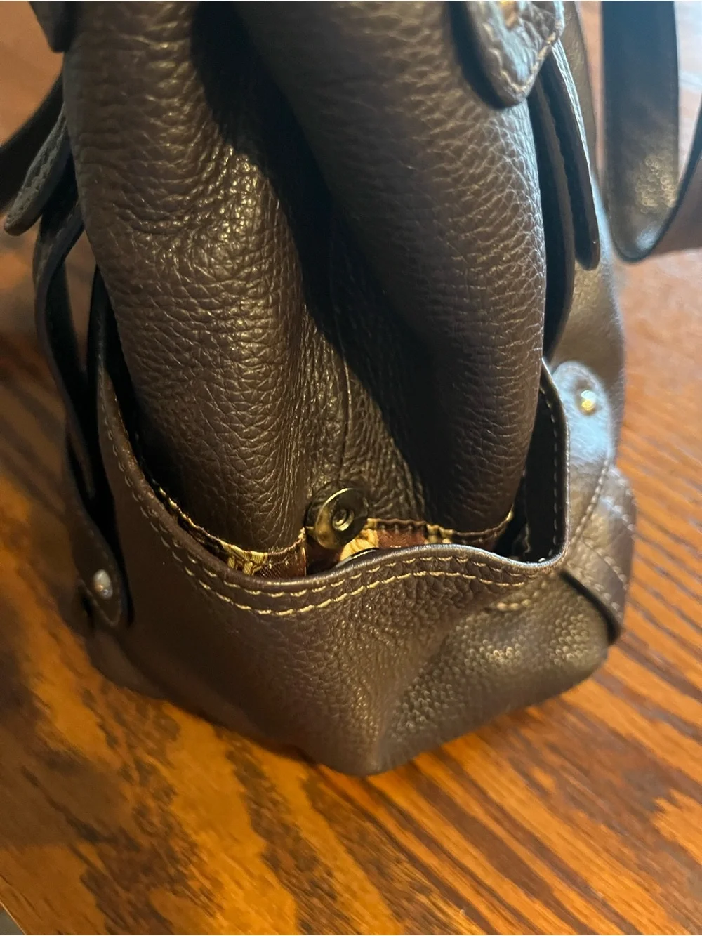 Tignanello Brown Pebbled Leather shoulder bag! EUC Beautiful bag!